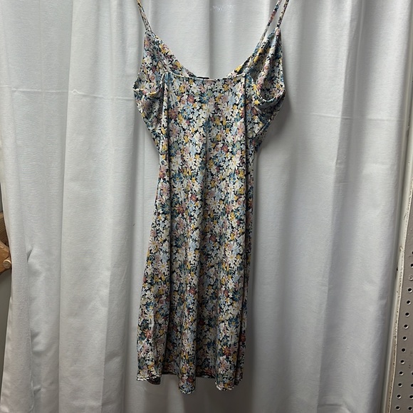 Abercrombie and Fitch Pastel Flower Twist Spaghetti Strap Dress- XS - Picture 5 of 5